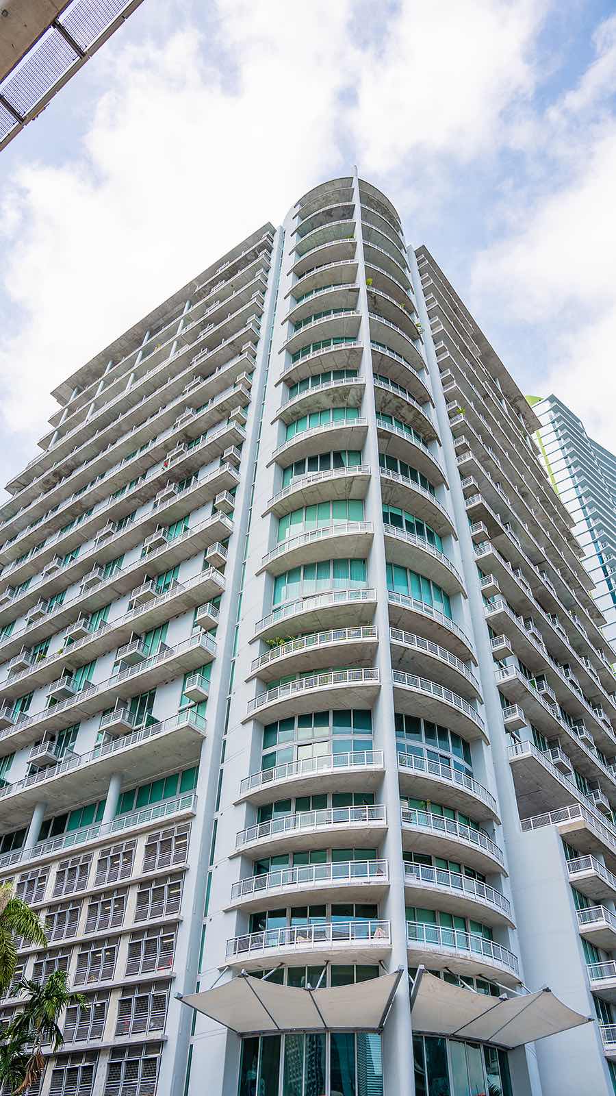 Neo Vertika Condominium in Miami